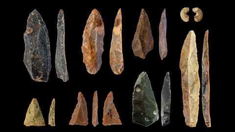 45.000 Jahre alte Steinwerkzeuge aus der Bacho-Kiro-Höhle in Bulgarien, die vom ersten Homo sapiens in Europa stmmen